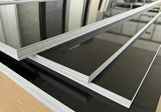 Funktionerna hos PET Mirror Carbon Crystal Wall Panel.